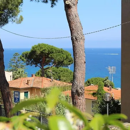 Comodo Con Giardino E Patio Sanremo Exterior photo